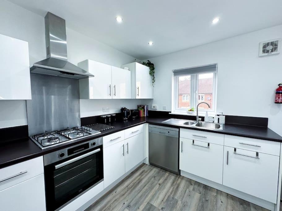 Boutique Townhouse - Sleeps Up To 8 - Perfect For Families & Groups! Leilighet Bristol