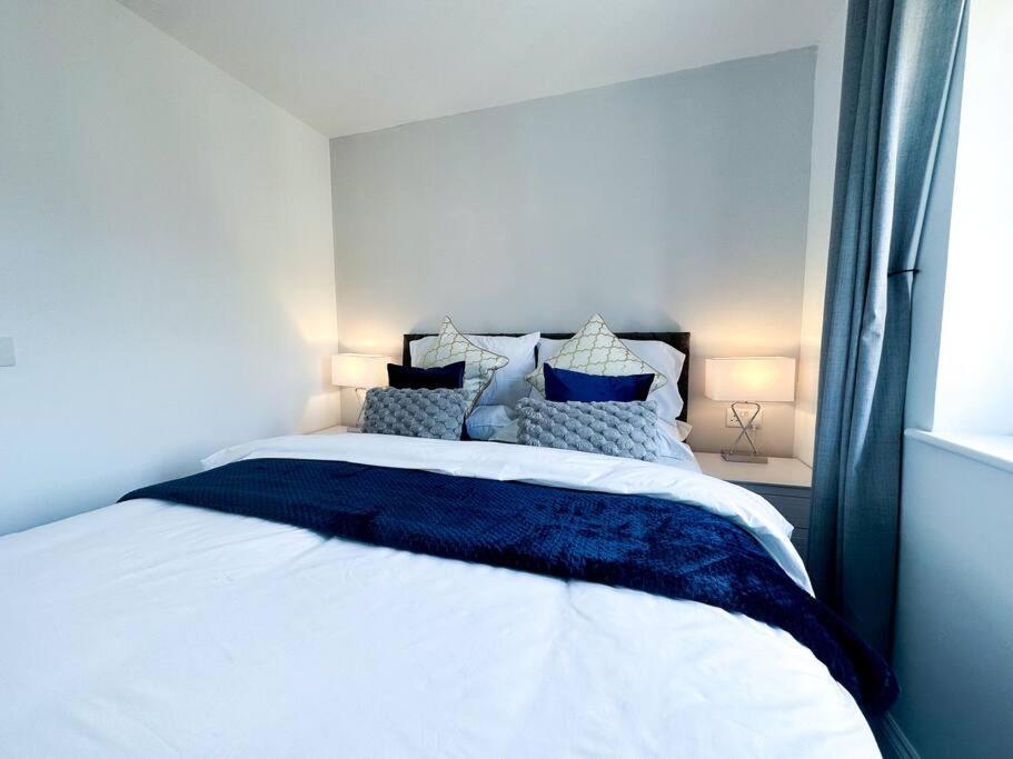 Apartment Boutique Townhouse - Sleeps Up To 8 - Perfect For Families & Groups! *